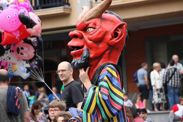 Buruhandiekin eta erraldoiekin aztoratuta 46 1433697832556