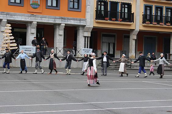 dantza soka eguna 20152 34 1423326188523