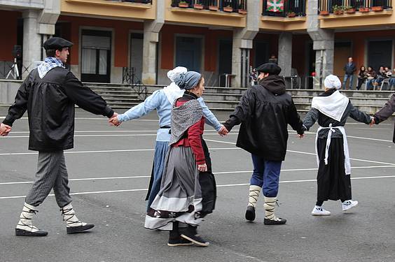 dantza soka eguna 20152 37 1423326190230