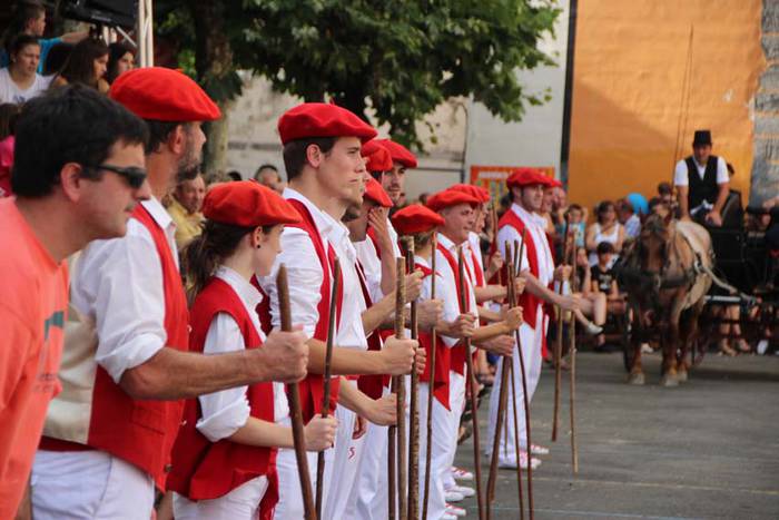 Inude eta artzaien konpartsa 2015 16 1438007553326