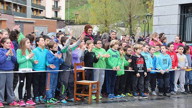 Kilometro solidarioak Ibarran, Ziburuko Kaskarotenea ikastolaren alde