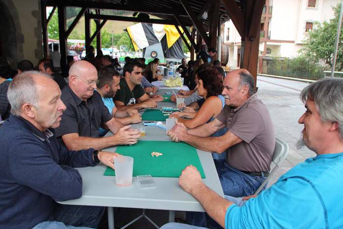 Kuadrila eguna ikaztegietan 24 1439056359059