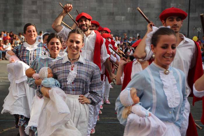 Inude eta artzaien konpartsa 2015 26 1438007564591