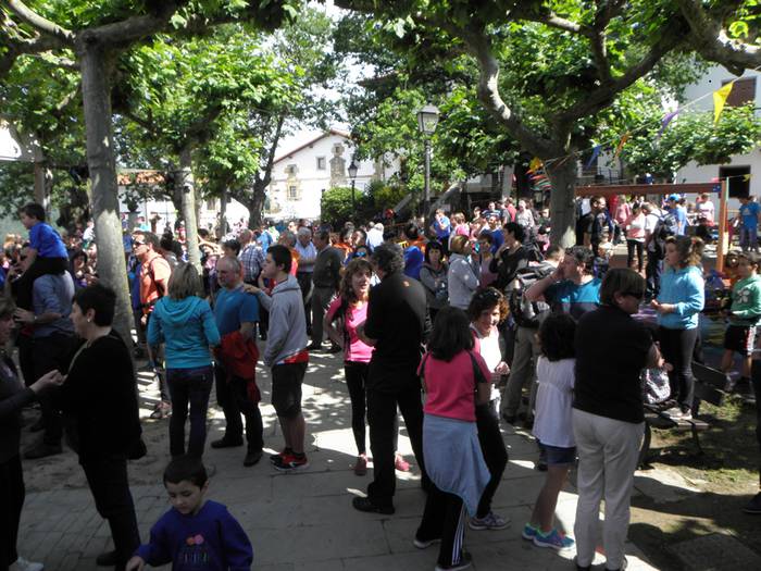 Eskola Txikien Festa 4 1434393435333