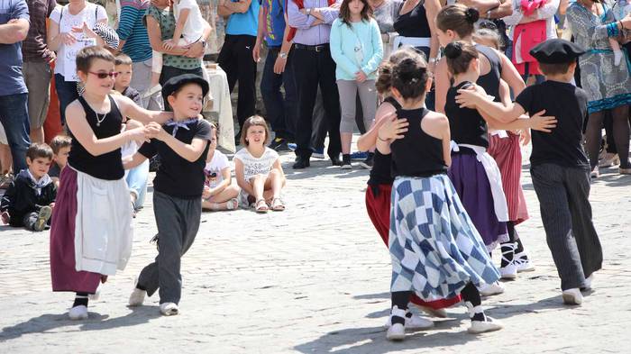 Eguzkipean dantzan 36 1434290360283