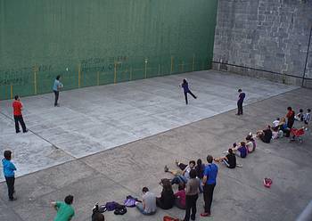 Giro polita frontenis  txapelketan