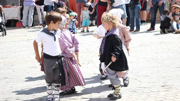 Eguzkipean dantzan 39 1434290374037