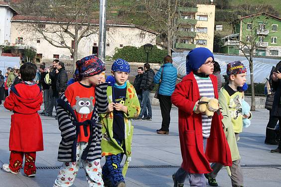 Inauteriak 2015, Ostegun Gizena, Eskolak 9 1423741179554