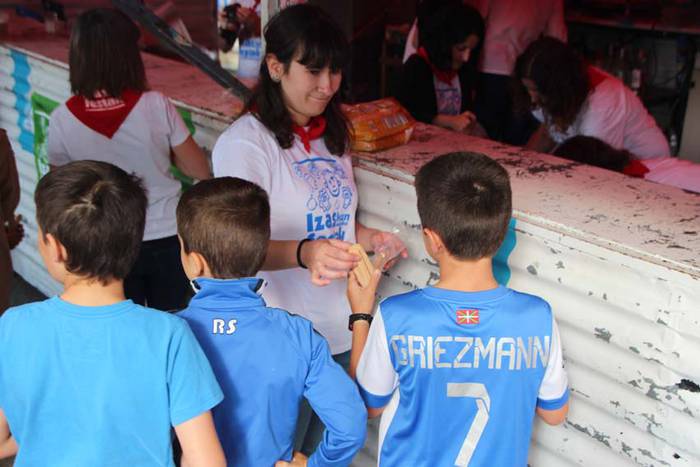 izaskun auzoko festak 2015 12 1441386484348