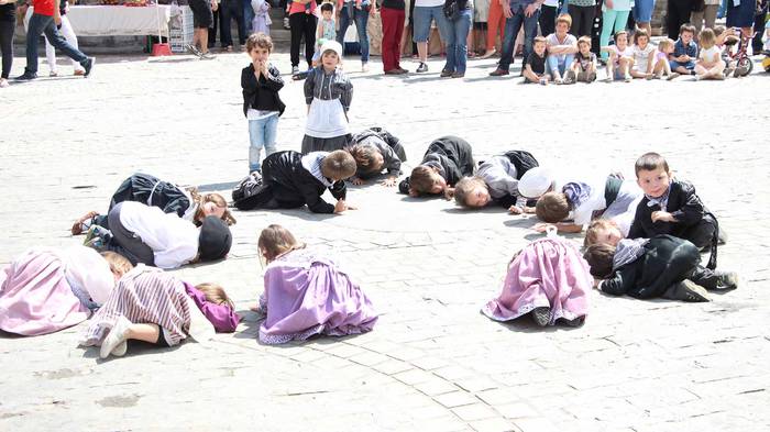 Eguzkipean dantzan 41 1434290382997