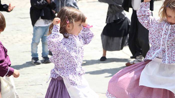 Eguzkipean dantzan 42 1434290387771