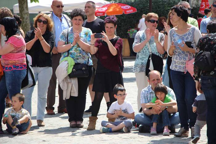 Eguzkipean dantzan 44 1434290397874