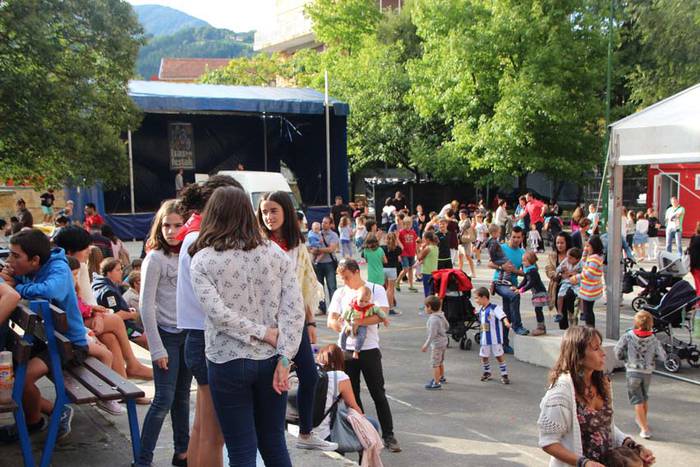 izaskun auzoko festak 2015 19 1441386486784