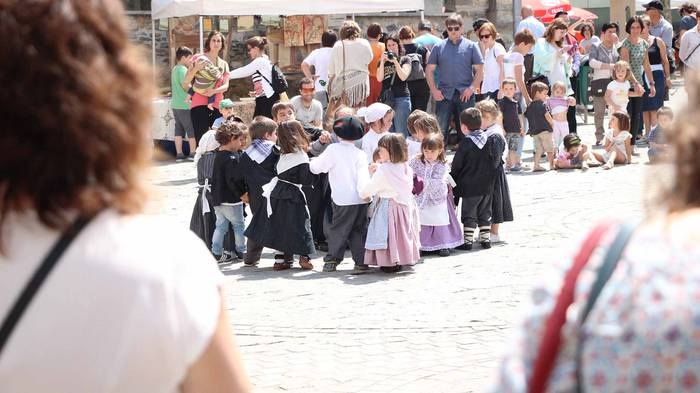 Eguzkipean dantzan 47 1434290414827