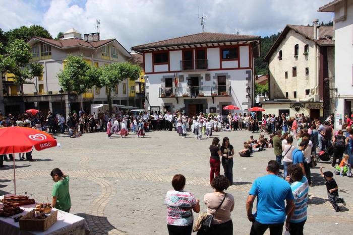 Eguzkipean dantzan 51 1434290435351