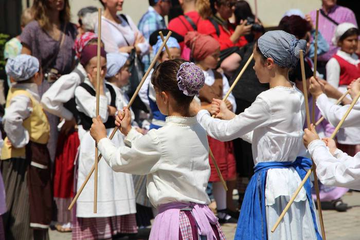 Eguzkipean dantzan 56 1434290460246