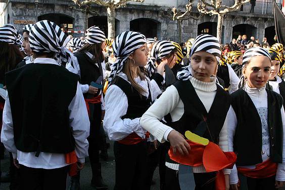 Eskolak, Ostegun Gizena, Inauteriak 2015 16 1423757564900