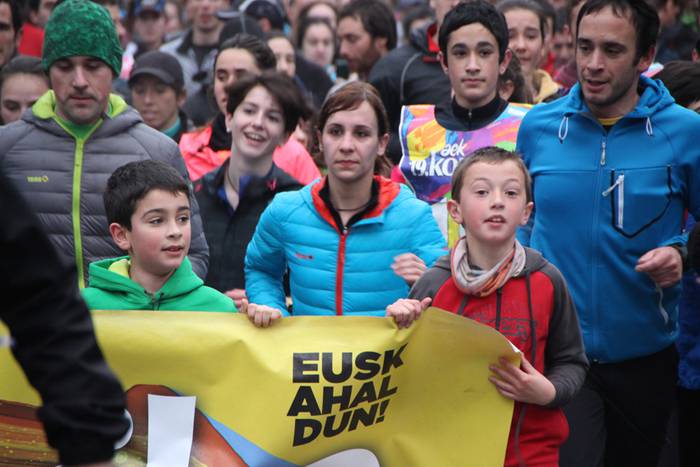 19. Korrika, furgonetatik 35 1426939535136