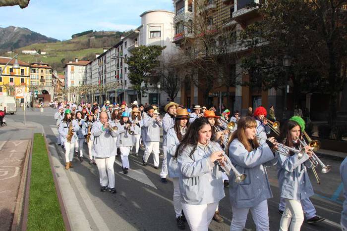 ostegun gizen 2015 zezenak 1 11 1423763387682