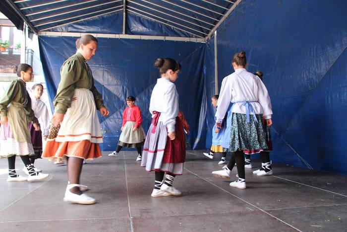 Alegiako Karmen jaiak Sutarri emanaldia 6 1437063378256