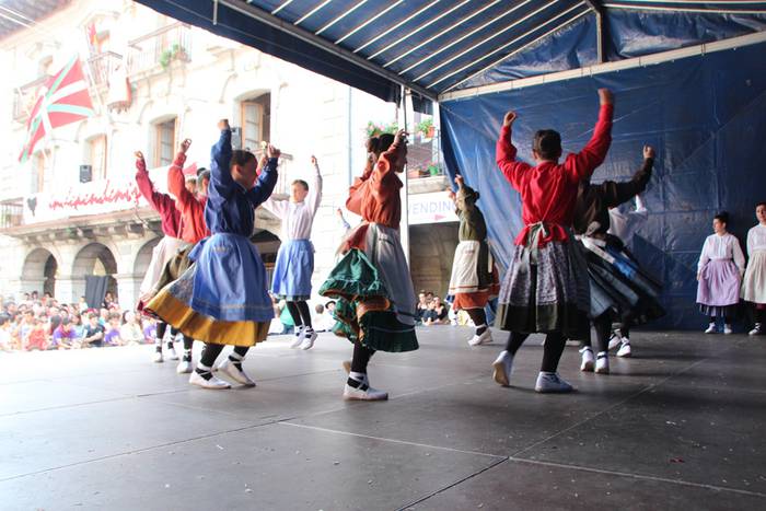 Alegiako Karmen jaiak Sutarri emanaldia 7 1437063379250