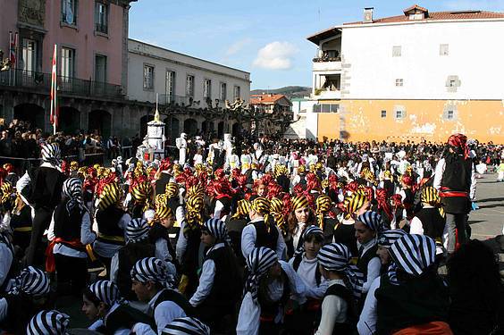 Eskolak, Ostegun Gizena, Inauteriak 2015 38 1423757583705