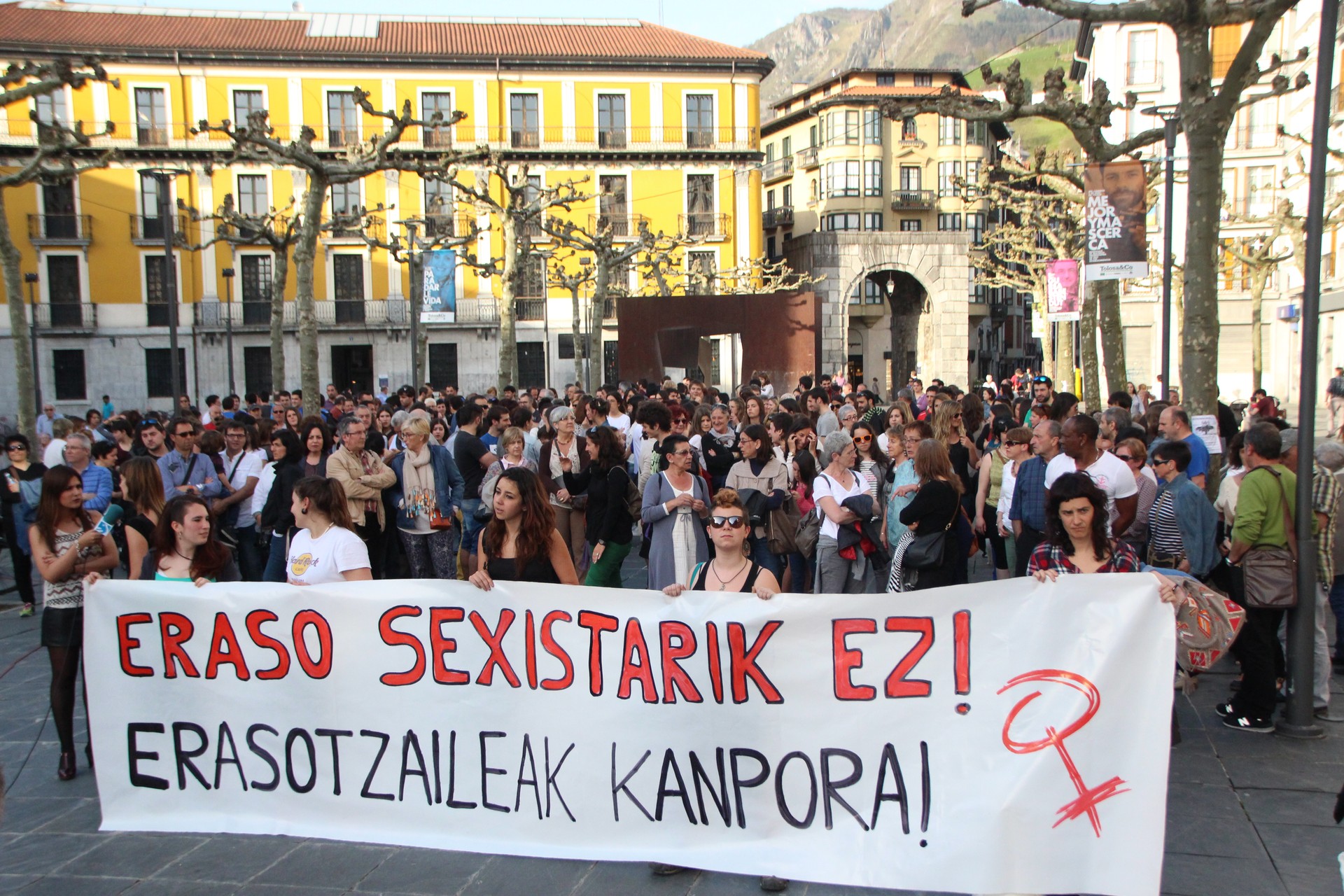 «Aski da» jendetsua sexismoari