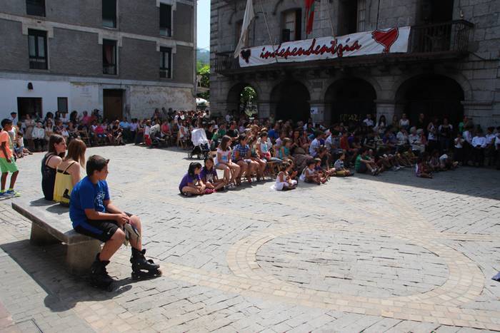 Alegiako Karmen jaiak Sutarri emanaldia 9 1437063381558