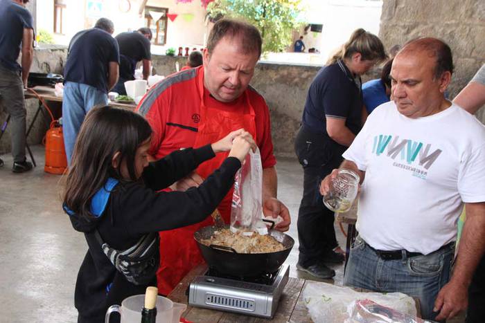 Parrandan bezain ondo moldatzen dira sukaldean 5 1438431480686