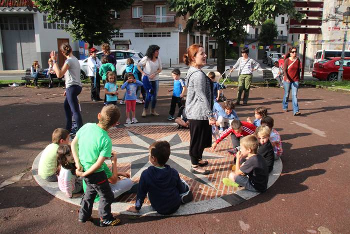 Asteasu ere nepaldarren alde 1 1434800924797