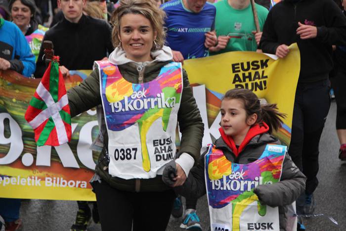 19. Korrika, furgonetatik 51 1426939553537