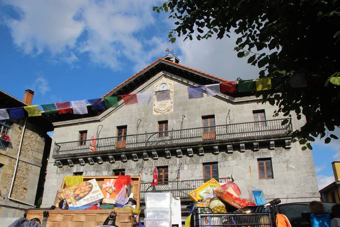 Asteasu ere nepaldarren alde 8 1434800935518