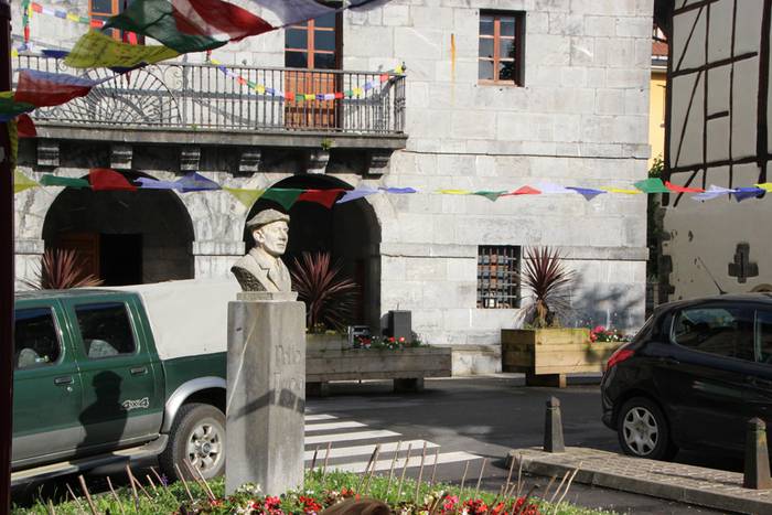 Asteasu ere nepaldarren alde 13 1434800941393