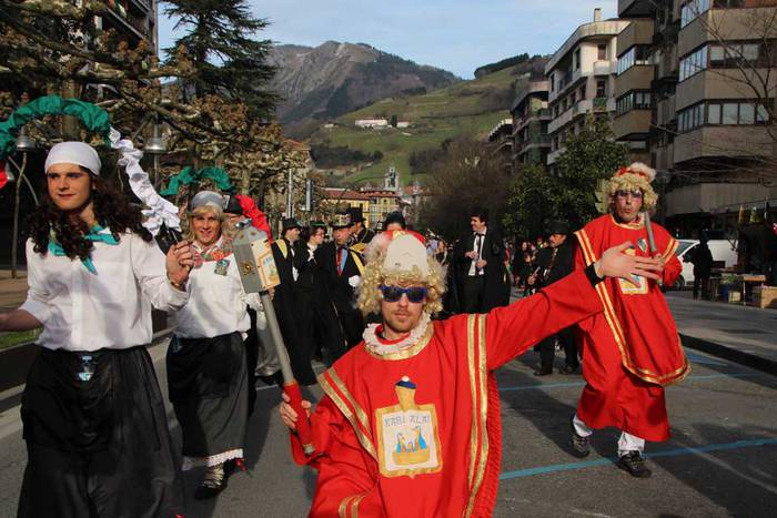 ostegun gizen 2015 zezenak 1 18 1423763397731