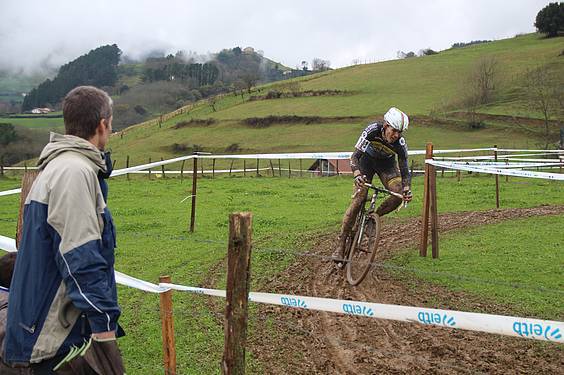 asteasu ziklokros 2014 16 1417892253257