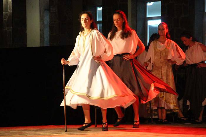 Alurr dantza taldea Berastegin 13 1439284123752