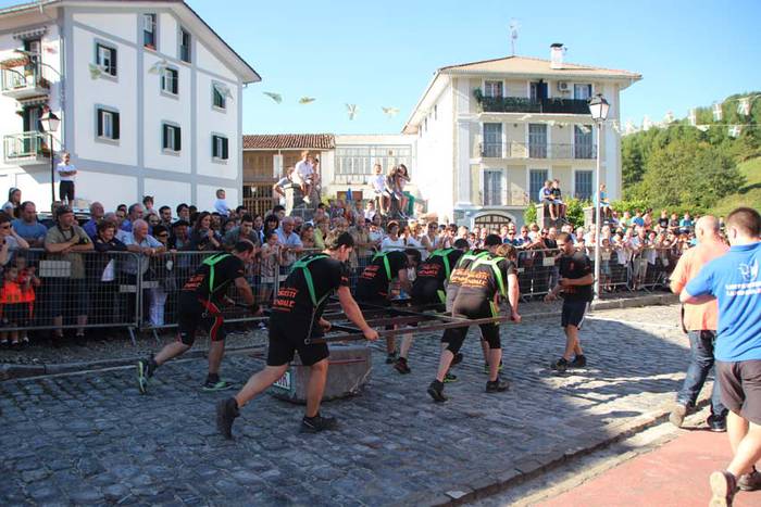 Bidanian kirola izan da ikusgai 15 1440360108690