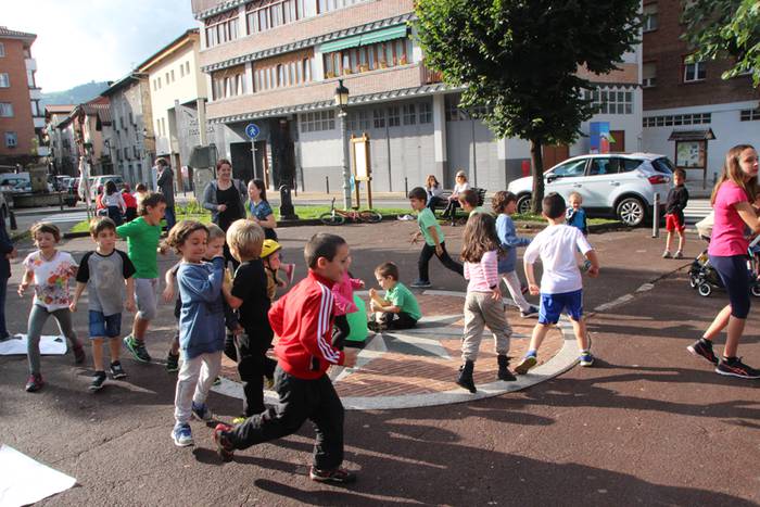 Asteasu ere nepaldarren alde 21 1434800951168