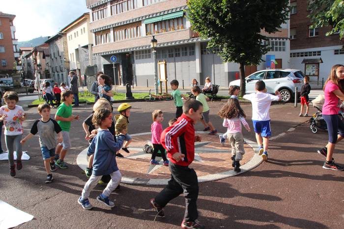 Asteasu ere nepaldarren alde 22 1434800952297