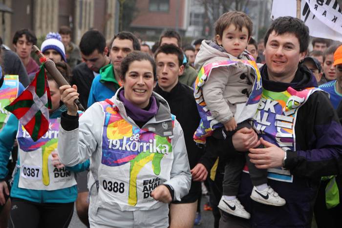 19. Korrika, furgonetatik 63 1426939566799