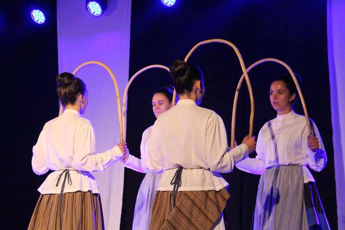 Alurr dantza taldea Berastegin 17 1439284124996