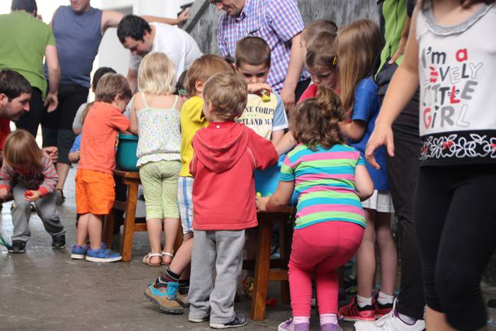 Batzuen ajea besteen jolasa, Abaltzisketan 5 1434811494017