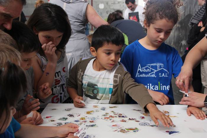 Batzuen ajea besteen jolasa, Abaltzisketan 10 1434811501212