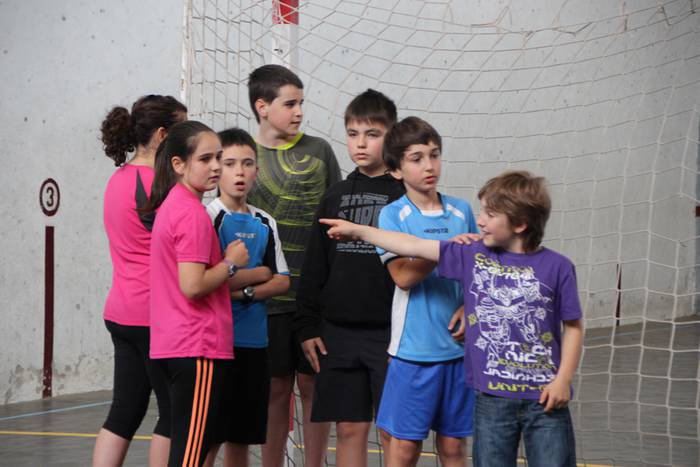 Batzuen ajea besteen jolasa, Abaltzisketan 13 1434811505968