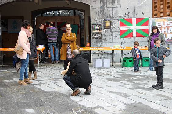 Korrika Eguna, Aduna 7 1425291416723