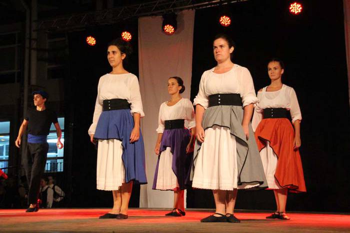 Alurr dantza taldea Berastegin 30 1439284129513