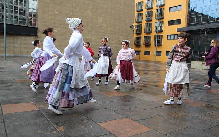 Dantzari Txiki eguna, 2015 42 1427548137655