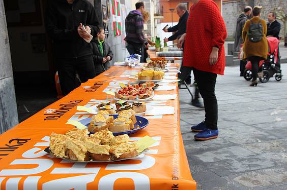 Korrika Eguna, Aduna 26 1425291428356