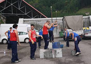Eskualdeko lehen festak hastear dira