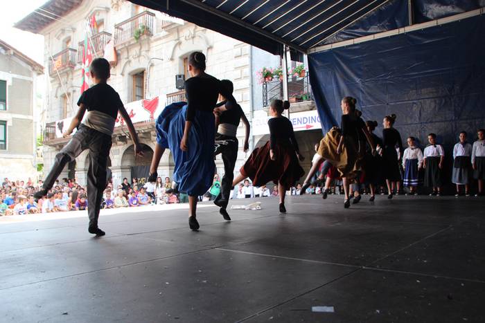 Alegiako Karmen jaiak Sutarri emanaldia 19 1437063396644